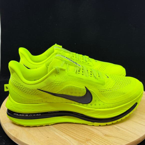 NIKE PEGASUS PREMIUM Size 7.5M/ 9W VOLT STRUCTURE HQ2592-700 VOMERO PLUS RARE main image 9
